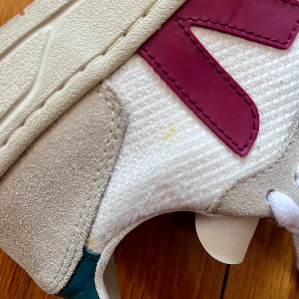 Veja White Sneakers with Red Side V Detail - Picture 2 of 6